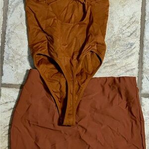 ✨ Sun-Kissed Rust 2-Piece Set: Strappy Bare Back Bodysuit & Mini ✨